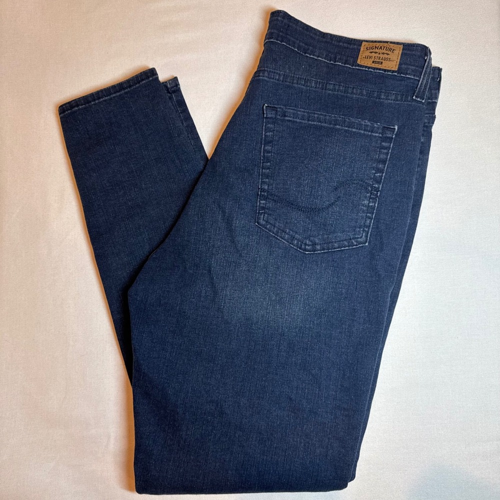 Levi Strauss Signature Gold Women's Dark Wash‎ Skinny Jeans Size 16M W33 L30 EUC